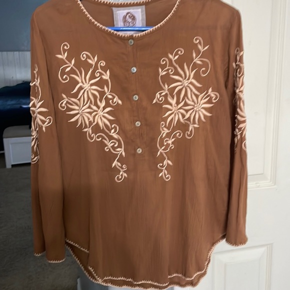 BNWT Chasing Unicorns Brown Mountain Music Cotton Gauze Blouse Size Small 🤠❤️ - Picture 4 of 8
